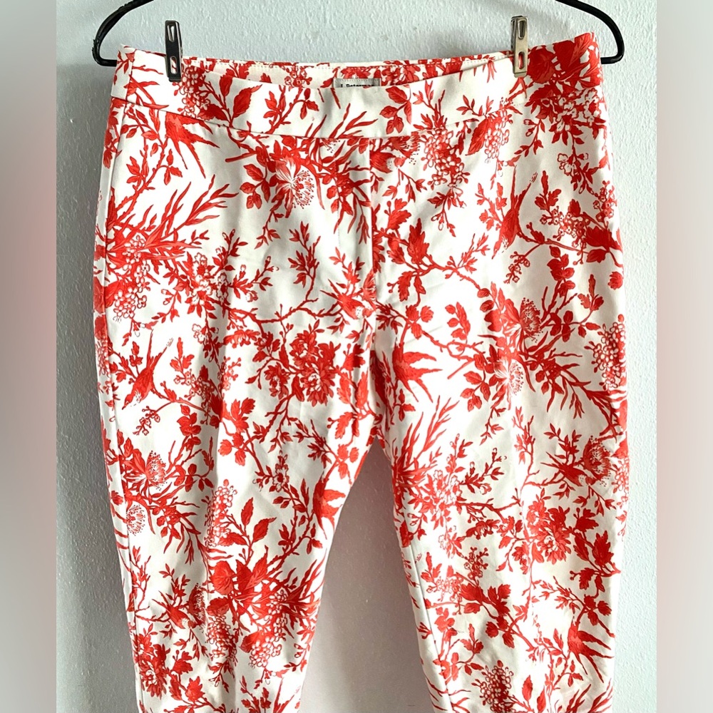 J Peterman LC Toile capri trousers, size 6 
coral and ivory